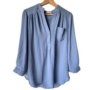 Women's long sleeve blue Pleione classic top V neck light fabric button front S